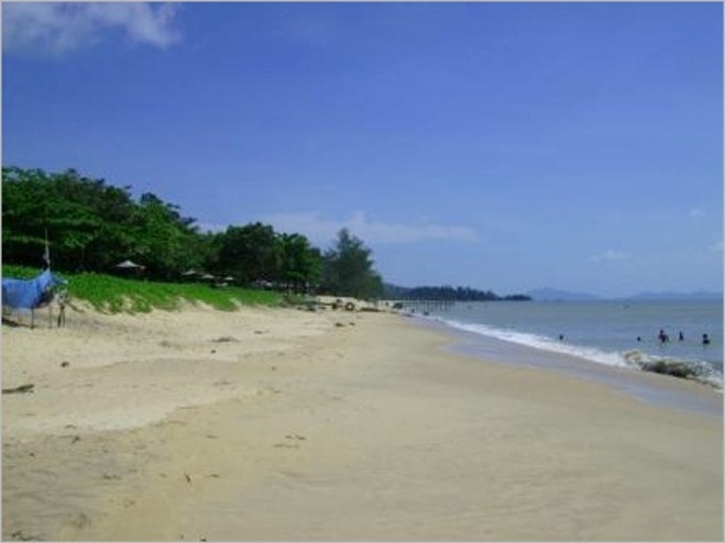 Kalimantan Barat , Pantai Pasir Panjang, Singkawang – Kalimantan Barat : Pasir Pantai Panjang