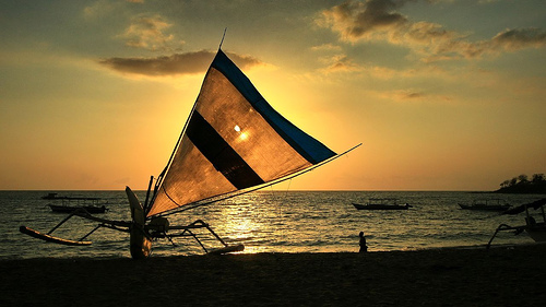 Lombok , Pantai Senggigi Lombok : Senggigi Sail Beach
