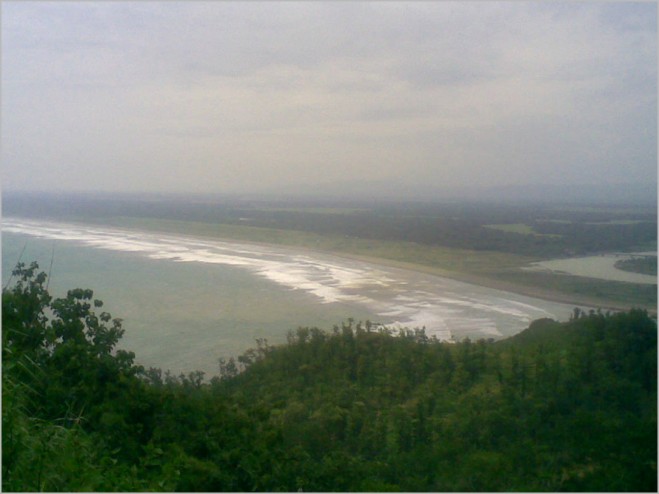 Jawa Tengah , Pantai Ayah (Pantai Logending), Kebumen – Jawa Tengah : Pantai Ayah Dr Ketinggian