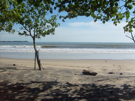 Banten , Pantai Anyer dan Carita – Keindahan yang Tak Pernah Pudar : anyer beach-indonesia