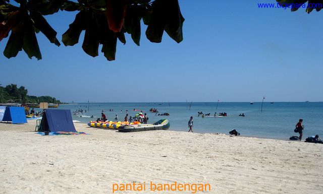 Jawa Tengah , Pantai Bandengan (Tirta Samudera) Jepara : Pantai Bandengan Jepara