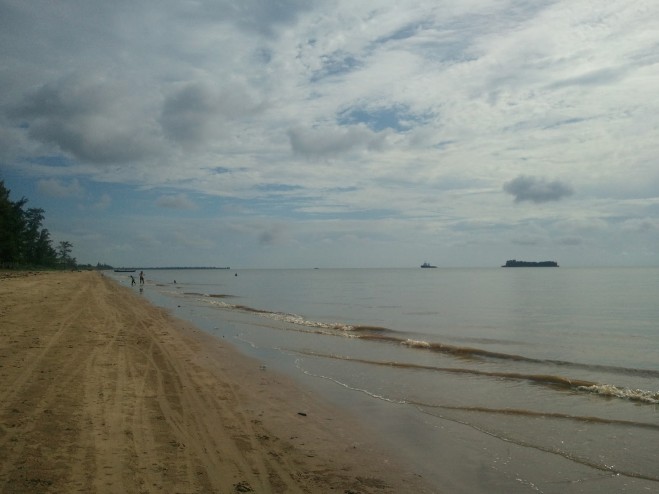 Kalimantan Selatan , Pantai Batakan – Wisata Pantai di Kalimantan Selatan : Pantai Batakan Sore Hari