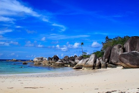 pantai batu bedaun - Bangka : Pantai Batu Bedaun di Kepulauan Bangka