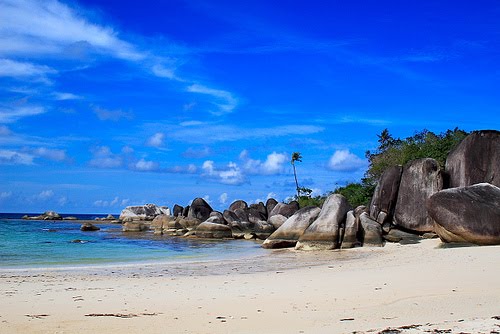 Bangka , Pantai Batu Bedaun di Kepulauan Bangka : Pantai Batu Bedaun