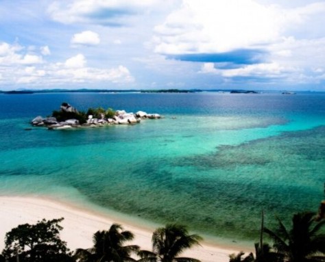 pantai di pulau derawan - Kalimantan : Pulau Derawan Kalimantan Timur – Nirwana Tropis