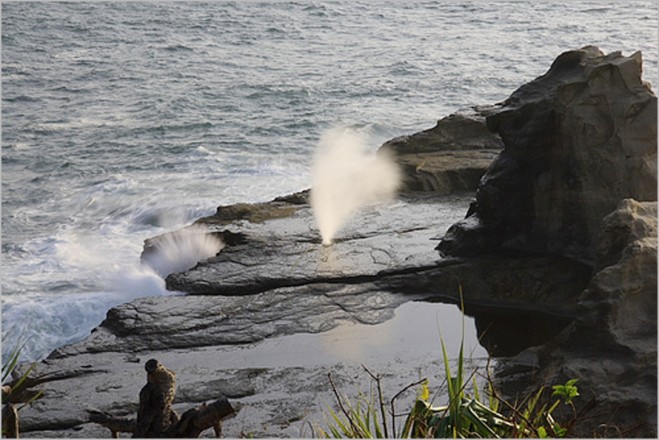 Jawa Timur , Pantai Klayar Pacitan Jawa Timur : Air Mancur Pantai Klanyar