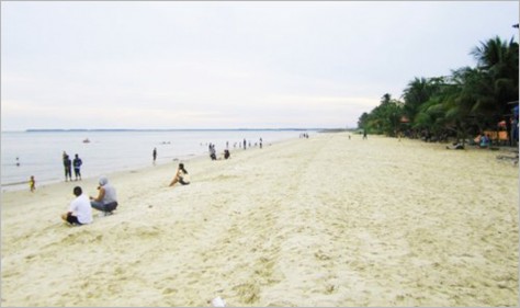 Pantai Kemala balikpapan 3 - Kalimantan Selatan : Pantai Kemala Balikpapan – Tempat Bersantai di Tengah Kota