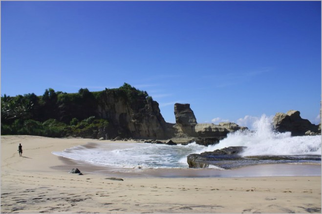 Jawa Timur , Pantai Klayar Pacitan Jawa Timur : Pantai Klayar Pacitan