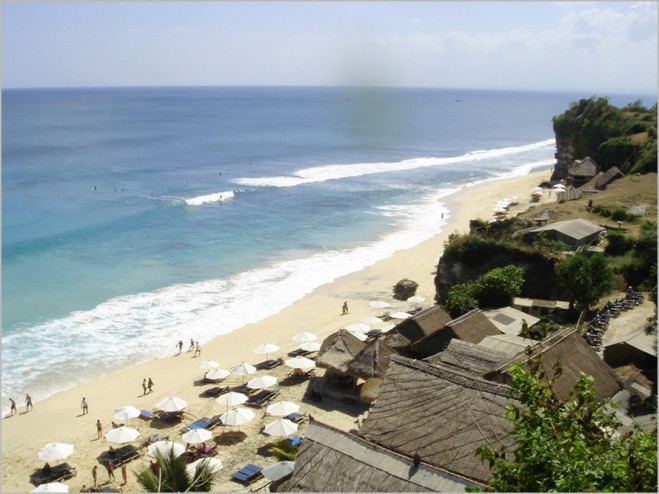 Bali , Pantai Dreamland Pecatu Bali – Keindahan yang Menggoda : Pantai Dreamland Bali