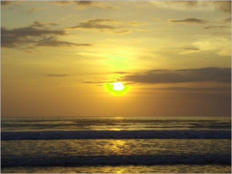 sunrise pantai sanur bali - Bali : Pantai Sanur Bali – Melihat Keindahan Matahari Terbit