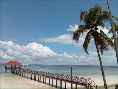 Dermaga di pantai lakeba - Sulawesi Tenggara : Pantai Lakeba di Buton Utara – Nirwana yang terpendam