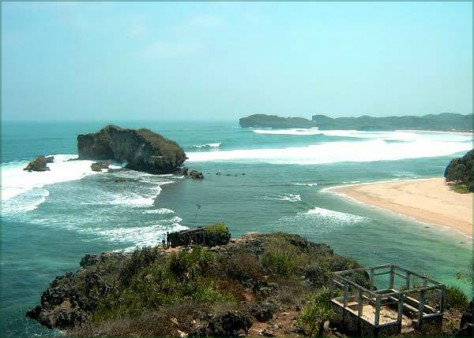 pantai wedi ombo - DIY Yogyakarta : Pantai Wediombo Gunung Kidul Yogya