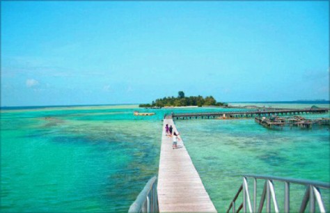pemandangan pantai dan jembatan cinta pulau tidung - Kep Seribu : Wisata ke Pulau Tidung Kepulauan Seribu