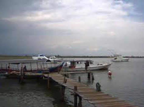 Jawa Tengah , Pantai Marina Semarang : dermaga-pantai-marina