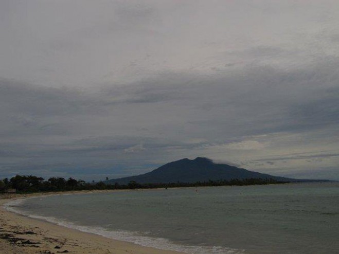 Lampung , Pantai Merak Belantung Kalianda : Pemandangan Di Pantai Merak Belantung