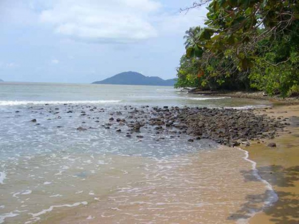 Lombok , Pantai Batu Payung, Bengkayang – Lombok Tengah : Pantai Batu Payung Pontianak 30