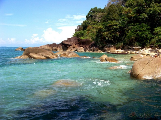 Kalimantan Barat , Pantai Temajuk, Sambas – Kalimantan Barat : Pesona Pantai Temajuk