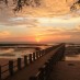 Kalimantan Timur, : Suasana senja dermaga pantai Temajuk