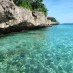 Sulawesi Barat, : air yang jernih di pantai palippis