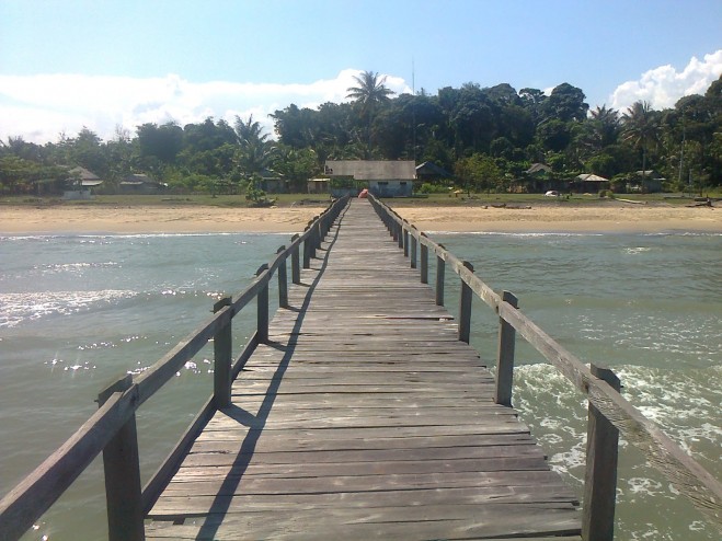 Kalimantan Selatan , Pantai Angsana, Tanah Bumbu – Kalimntan Selatan : Jembatan Di Pantai Angsana