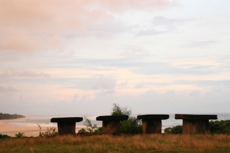 kuburan Megalitikum di Ratenggaro - NTT : Pantai Ratenggaro, Sumba – NTT