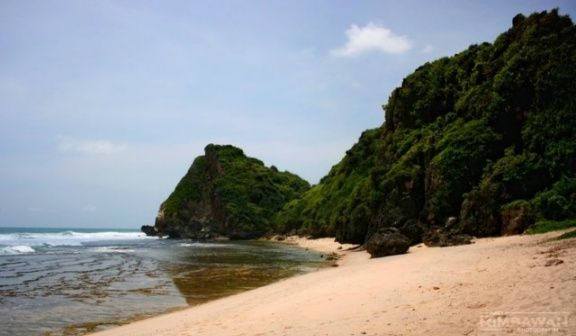 Jawa Tengah , Pantai Nguyahan, Gunungkidul – Yogyakarta : Pantai Nguyahan Saat Surut