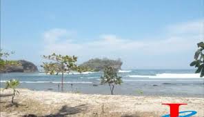 Sulawesi Utara , Pantai Lakban, Manado – Sulawesi Utara : Pasir Pantai Lakban