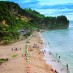 DIY Yogyakarta , Pantai Pok Tunggal, Gunung Kidul – Yogyakarta : payung mewarnai keindahan pantai pok tunggal
