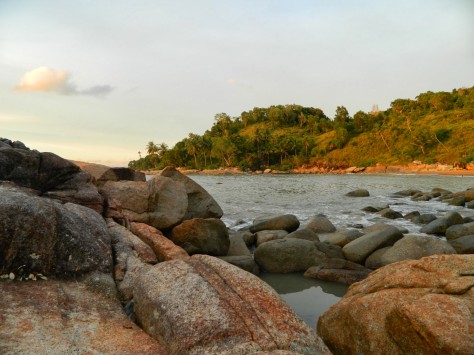 pesona pantai bajau - Kalimantan Barat : Tanjung Bajau Beach, Singkawang – Kalimantan Barat