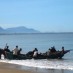 Kalimantan, : sebagian nelayang di pantai pusong