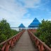Aceh, : Dermaga di pantai Engros