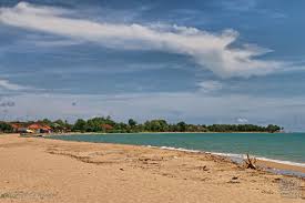 Hamparan Pasir Di Pantai nepa - Bali & NTB : Pantai Dan Desa Nepa, Madura – Jawa Timur
