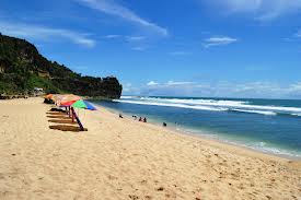 Hamparan Pasir Putih Di Pantai Oi Fanda - Bali & NTB : Pantai Oi Fanda, Sumbawa – NTB