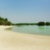 Kep Seribu, : Hamparan pasir putih di Pantai Pasir Perawan