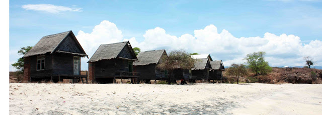 Bali & NTB , Pantai Torowamba, Sumbawa – NTB : Pemandangan Cottage Di PantaiTorowamba