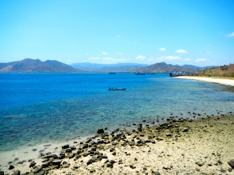 Pesona Pantai Poto Tano - Bali & NTB : Pantai Poto Tano, Sumbawa – NTB