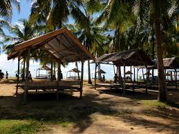 Sulawesi Tenggara , Pantai Toronipa, Kendari –  Sulawesi Tenggara : Pondok ( Gazebo ) Di Pantai Toropina