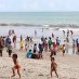 Bangka, : Ramai Pengunjung Di Pantai Muaro Gasan Lestari