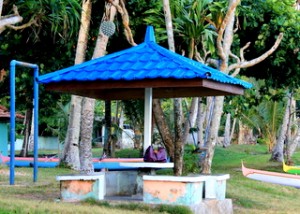Maluku , Pantai Namalatu, Ambon – Maluku : Salah Satu Fasilitas Yang Ada Di  Pantai Namalutu