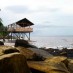 Kalimantan Barat, : Suasana Pondok di tengah Pantai Teluk Makmur