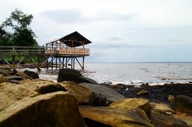 Kepulauan Riau , Pantai Teluk Makmur, Dumai – kepulauan riau : Suasana Pondok di tengah Pantai Teluk Makmur
