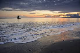 Sumatera Utara , Pantai Pandan, Sibolga – Sumatera Utara : Suasana Senja Di Pantai Pandan