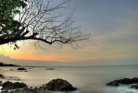 Bangka , Pantai Pasir Padi, Pangkalpinang – Bangka Belitung : Suasana Senja Di Pantai Pasir Padi