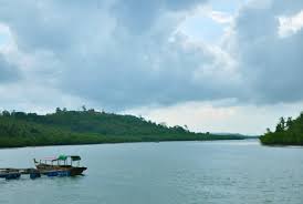 Kepulauan Riau , Pantai Piayu Laut, Batam – Kepulauan Riau : Suasana Perairan Pantai Piayu Laut