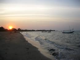 Jawa Timur , Pantai Siring Kemuning, Madura – Jawa timur : Suasana Senja Di Pantai Siring Kemuning