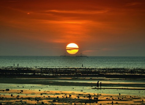 Nusa Tenggara , Pantai Nunsui, Kupang – NTT : Sunset Di Pantai Nunsui