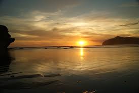 Bali & NTB , Pantai Rantung, Sumbawa – NTB : Sunset Di Pantai Rantung