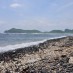 Aceh, : bebatuan Besar di pesisir pantai lawar