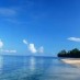 Kalimantan Barat, : birunya laut di pantai Brang Sedo