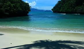 Papua , Pantai Pasir Dua, Jayapura – Papua : Eloknya Laut Biru Pantai Pasir Dua